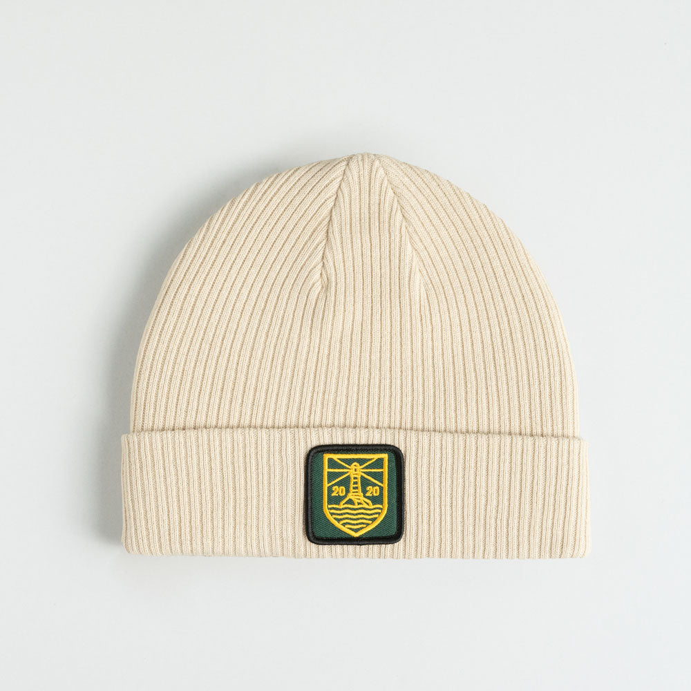 Beanie mit Patch in Beige